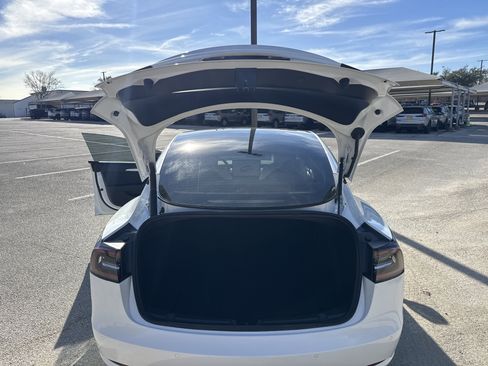 Used 2022 Tesla Model 3 Long Range image 11