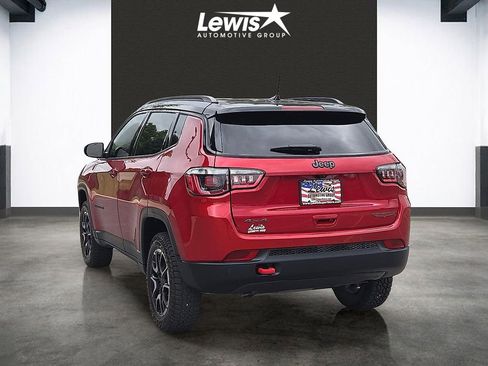 Used 2025 Jeep Compass Trailhawk AWD/4WD image 3