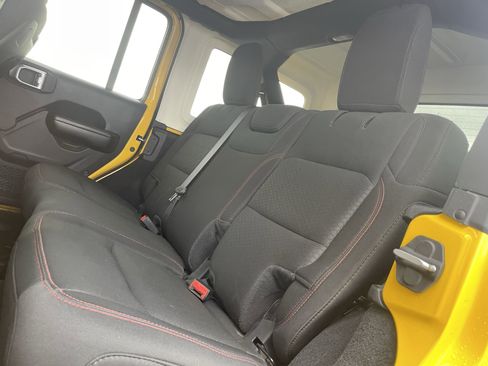 Used 2020 Jeep Wrangler Unlimited Rubicon w/ Dual Top Group image 13