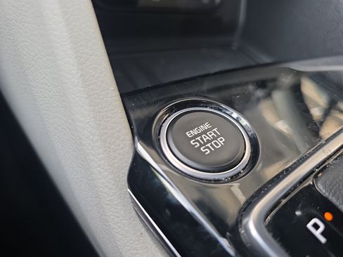 Certified 2025 Kia Sportage EX FWD image 17