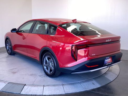 Certified 2025 Kia K4 FWD image 3