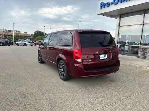 Used 2017 Dodge Grand Caravan SE FWD image 7