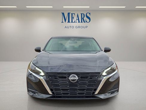 Used 2025 Nissan Altima 2.5 SV image 8