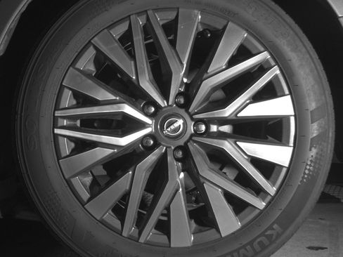 Used 2025 Nissan Altima 2.5 SV image 14