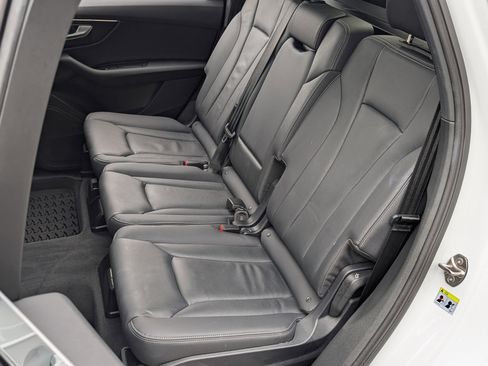 Used 2025 Audi Q7 2.0T Premium w/ Convenience Package image 18