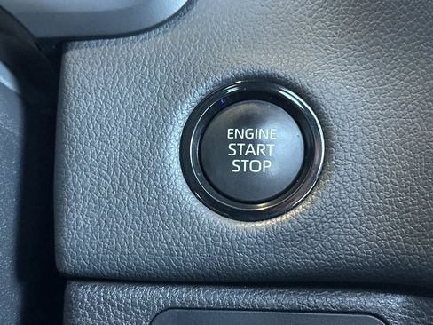 Certified 2025 Toyota Tundra Limited AWD/4WD image 20