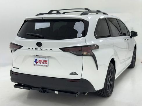 New 2026 Toyota Sienna XLE Woodland Edition image 40