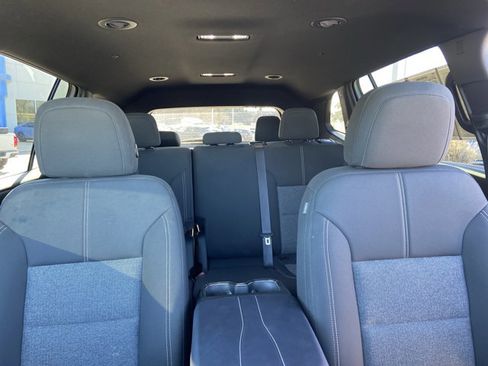 Used 2025 GMC Acadia Elevation image 18