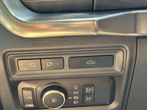 Used 2023 Ford F150 Lariat AWD/4WD image 33