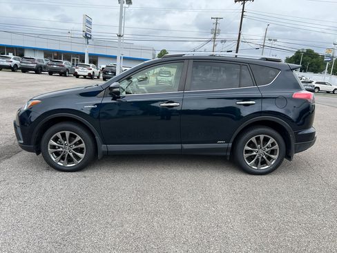 Used 2018 Toyota RAV4 Limited AWD/4WD image 8