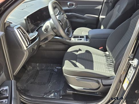 Certified 2026 Kia Sorento LX FWD image 10