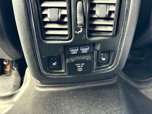 Used 2018 Jeep Grand Cherokee Limited image 20