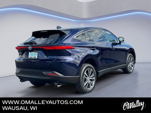Used 2023 Toyota Venza LE AWD/4WD image 5