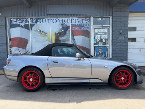 Used 2006 Honda S2000 image 2