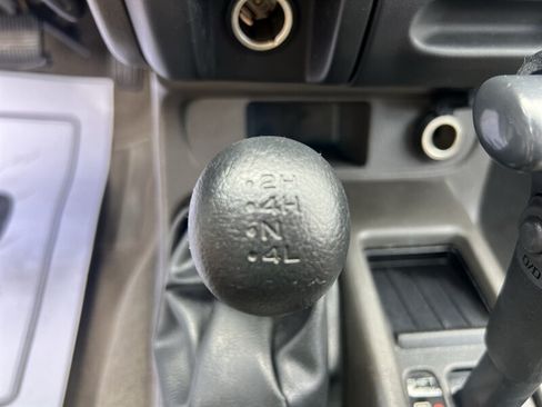 Used 2000 Nissan Xterra XE AWD/4WD image 15