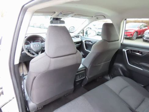 Used 2020 Toyota RAV4 XLE image 14