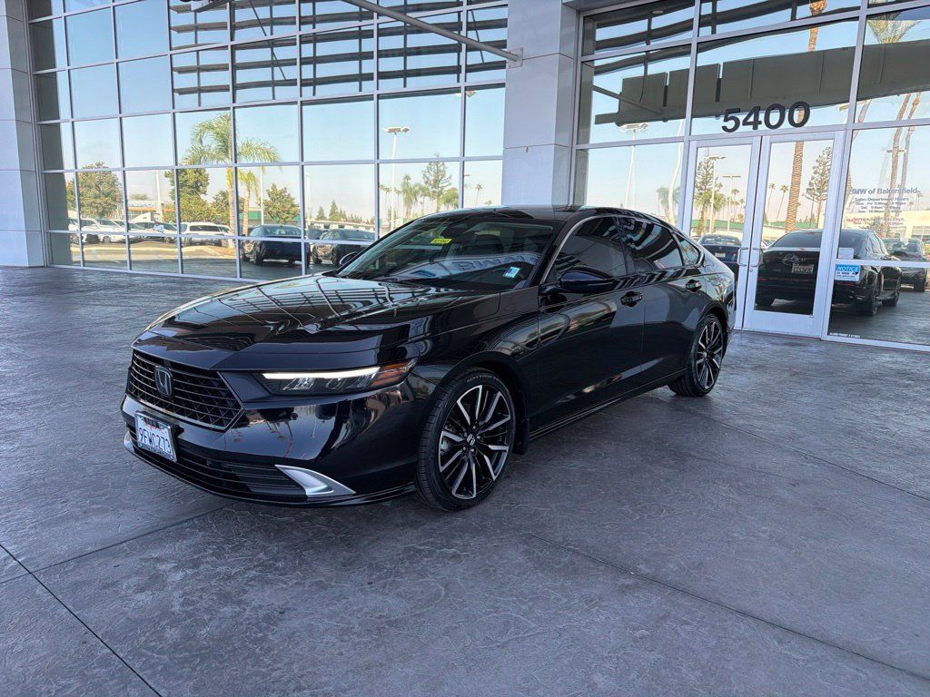 Used 2023 Honda Accord Touring image 1