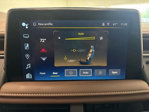 Used 2024 Chevrolet Suburban High Country AWD/4WD image 46