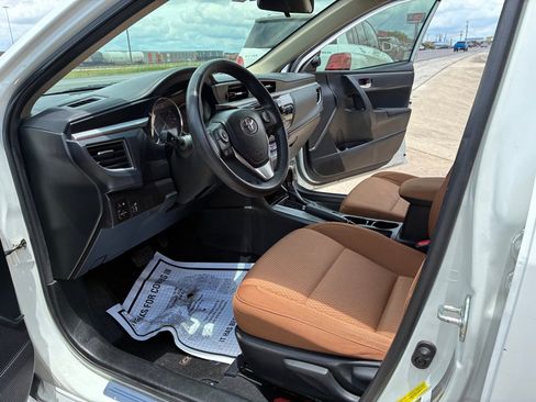 Used 2014 Toyota Corolla LE FWD image 30