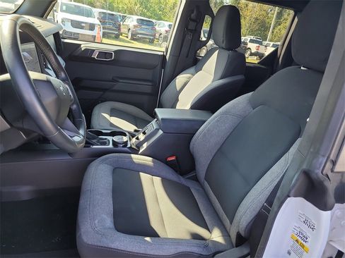 Used 2025 Ford Bronco Big Bend image 15
