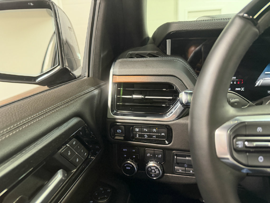 Used 2025 GMC Yukon Denali w/ Denali Reserve Package AWD/4WD image 78