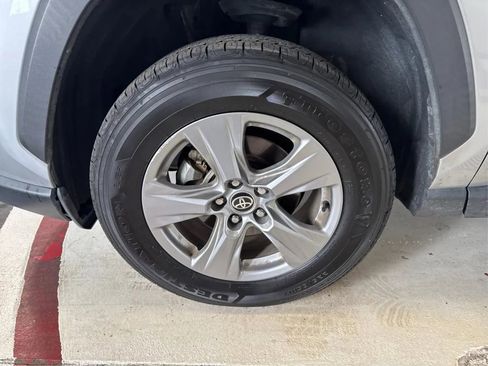 Used 2022 Toyota RAV4 XLE image 13