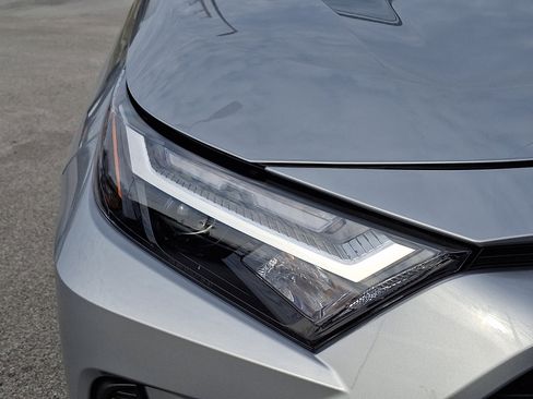 Used 2025 Toyota RAV4 XLE image 10