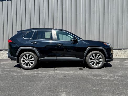 Certified 2022 Toyota RAV4 XLE Premium AWD/4WD image 14