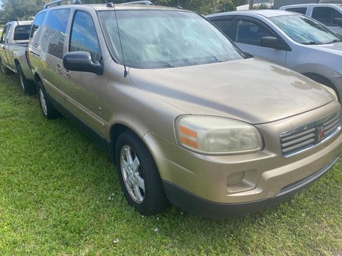 Used 2006 Saturn Relay Level 3 w/ Premium Trim Pkg image 2