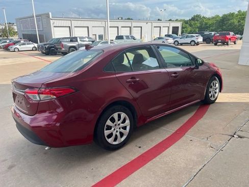 Used 2025 Toyota Corolla LE FWD image 6