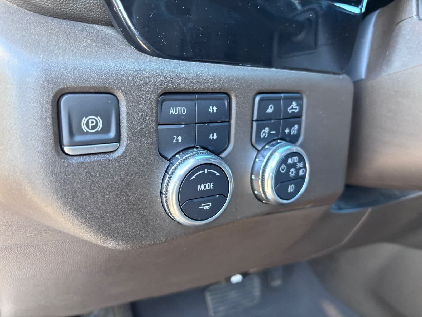 Used 2024 GMC Sierra 1500 SLT w/ SLT Premium Plus Package AWD/4WD image 20