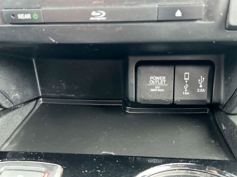 Used 2017 Honda Pilot Touring image 31