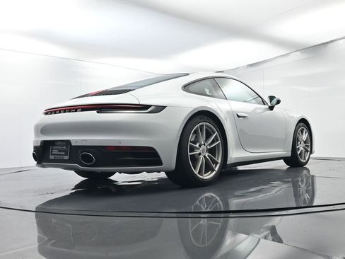 Certified 2022 Porsche 911 Carrera image 48