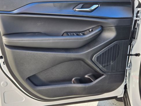 New 2025 Jeep Grand Cherokee 4WD image 16