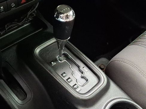 Used 2012 Jeep Wrangler Unlimited Sport image 28