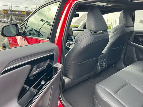 Used 2024 Subaru Solterra Touring image 11