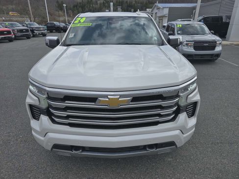 Used 2024 Chevrolet Silverado 1500 High Country w/ High Country Premium Package AWD/4WD image 8