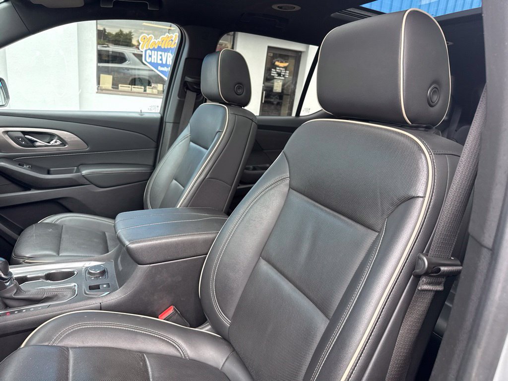 Used 2022 Chevrolet Traverse Premier w/ LPO, Floor Liner Package AWD/4WD image 32