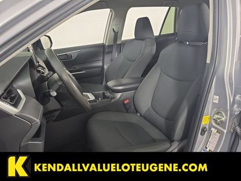 Used 2022 Toyota RAV4 LE AWD/4WD image 23