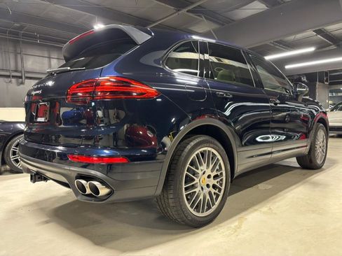 Used 2017 Porsche Cayenne S image 7