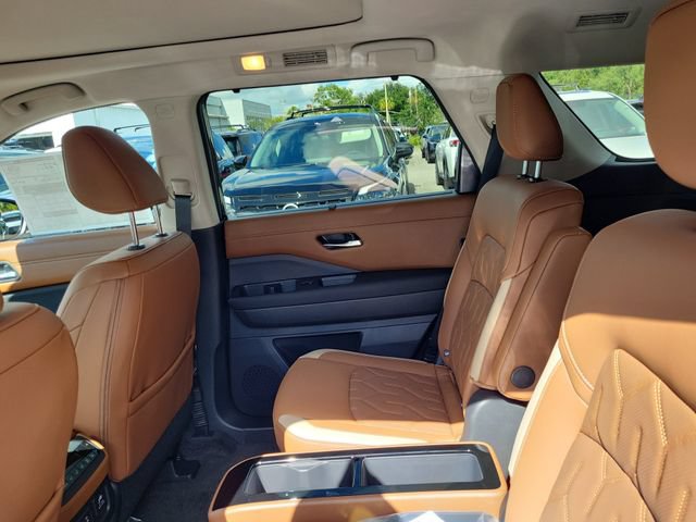 New 2026 Nissan Pathfinder Platinum AWD/4WD image 13