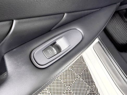 Used 2014 INFINITI Q50 Sport w/ Navigation Package image 34