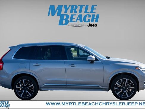 Used 2023 Volvo XC90 B6 Plus image 7