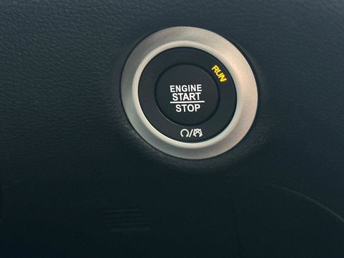 New 2026 Chrysler Pacifica Pinnacle image 21