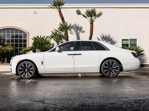 Certified 2024 Rolls-Royce Ghost image 3