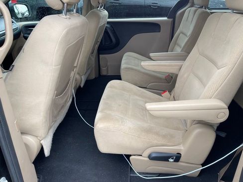 Used 2016 Dodge Grand Caravan SXT FWD image 6