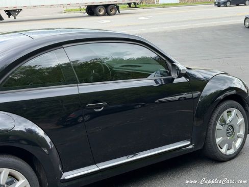 Used 2013 Volkswagen Beetle 2.5 Fender FWD image 34