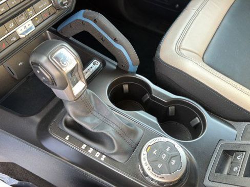 Used 2023 Ford Bronco Wildtrak image 24