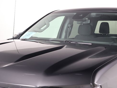 Used 2025 Chevrolet Silverado 1500 LT image 12