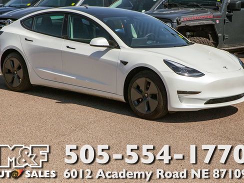 Used 2023 Tesla Model 3 Standard Range RWD image 1